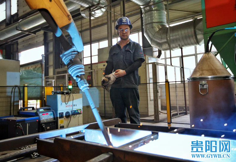 貴陽經開區工業企業加快轉型升級 以“智”提質 以“數”提速